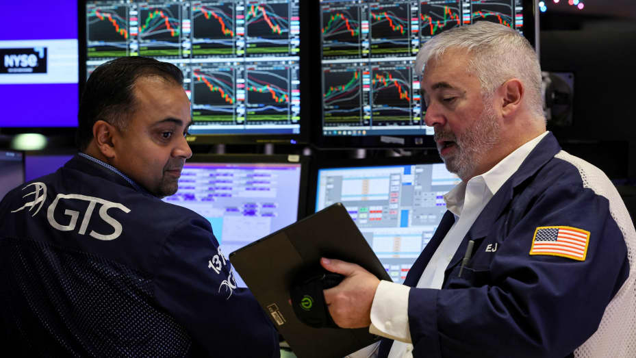 Wall Street Closes Higher After Three-Day Losing Streak