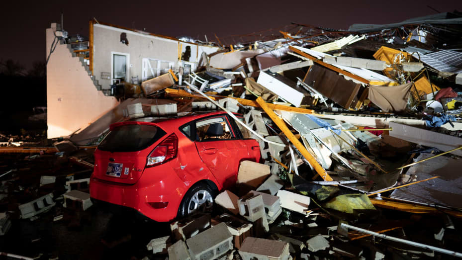 Severe Storms in Central Tennessee Leave Six Dead and Dozens Injured