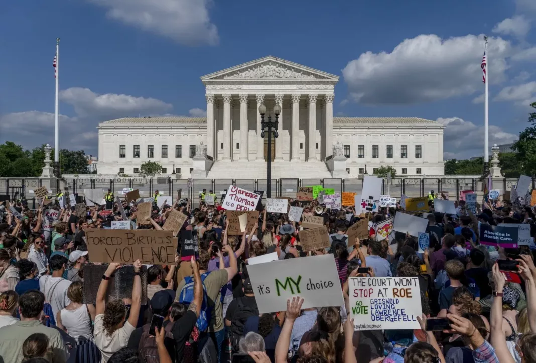 Increase in Abortion Delays in the US following Roe v. Wade Reversal