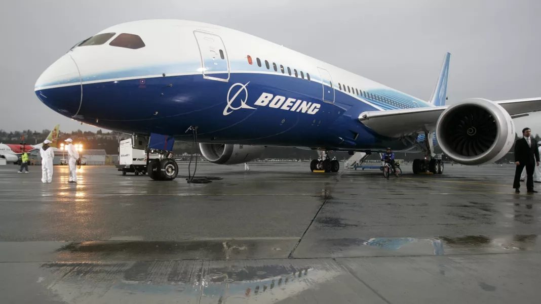 Boeing Delivers First 787 Dreamliner to China in 2021