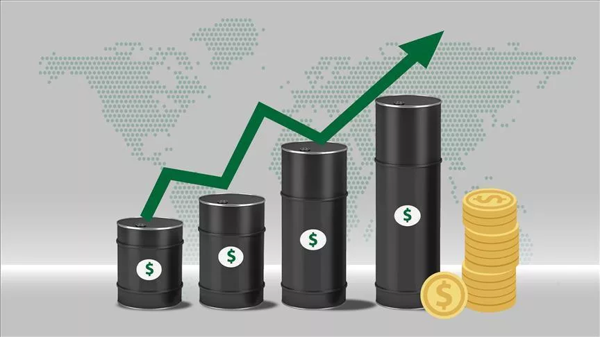 Oil prices increase due US inventory decline and weakening dollar