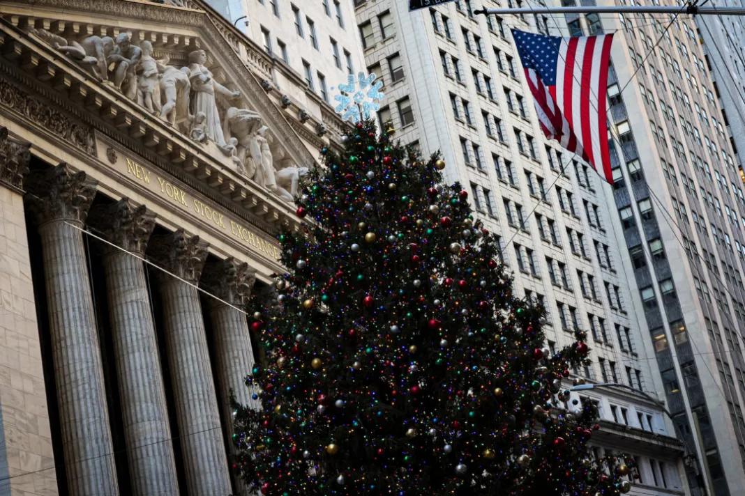 Wall Street Starts Lower as Rate-Cut Rally Fades; FedEx Declines