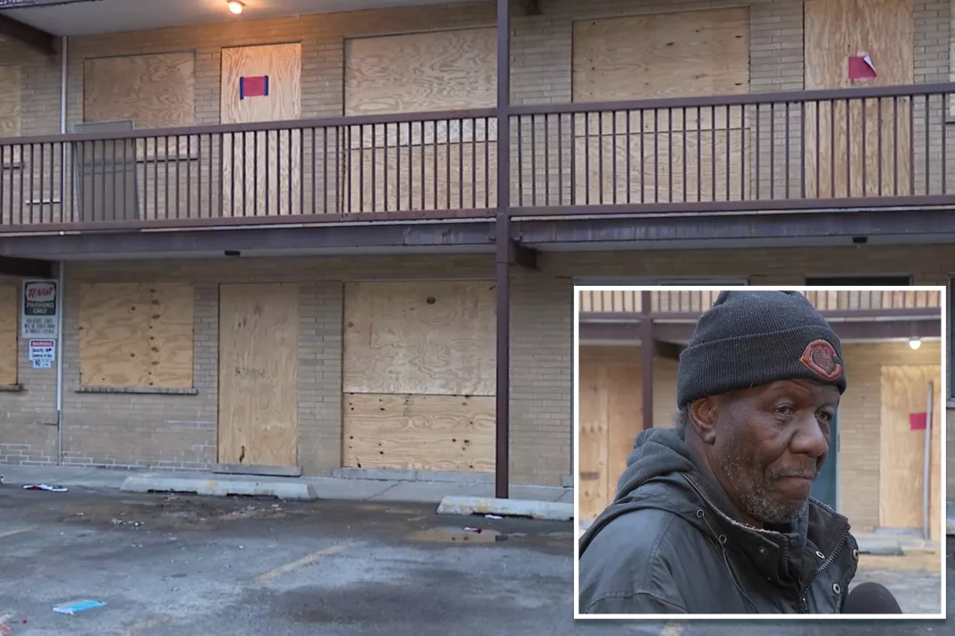 Illinois tenants claim being trapped in units after property boarded up