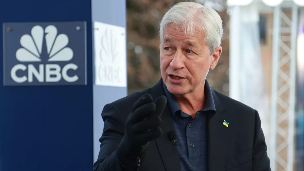 Jamie Dimon's Warning: 'Powerful Forces' to Impact US Economy in 2024-2025