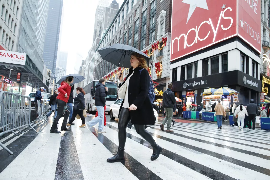 Macy's to Cut 13% of Corporate Staff, Shut Down 5 Stores