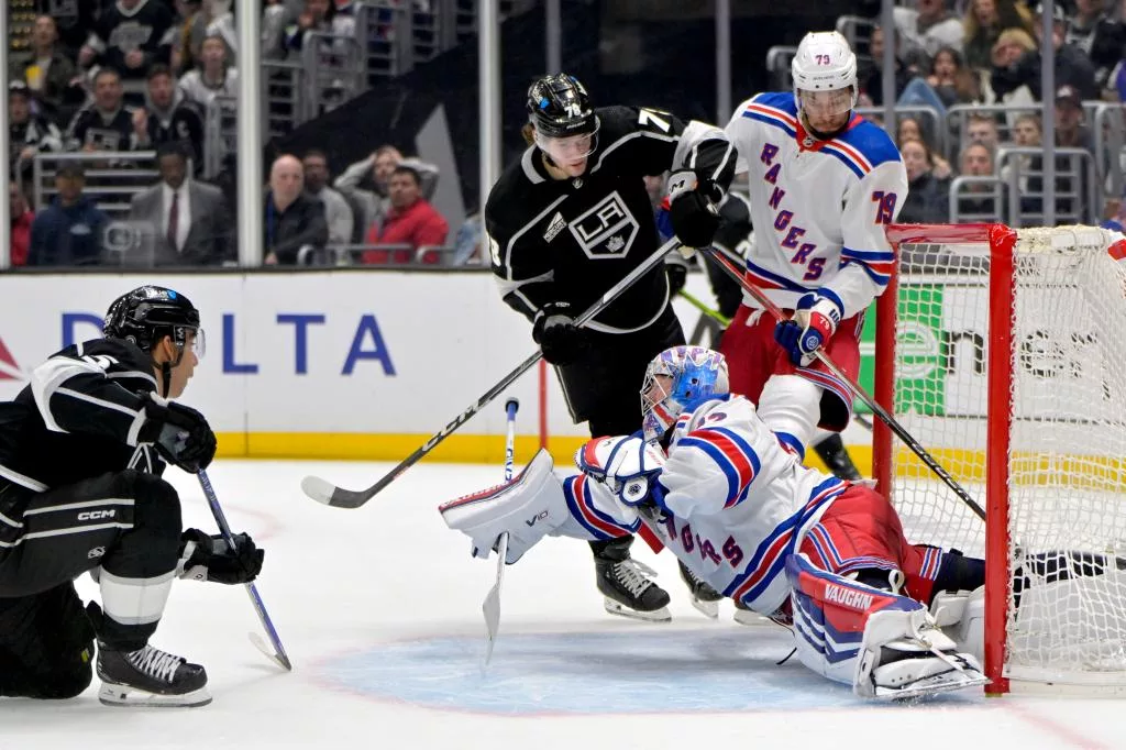 Rangers ruin Quick's homecoming in loss to Kings