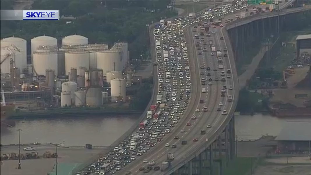 Deadly Crash Causes Traffic Delays on I-610 East Loop in Houston