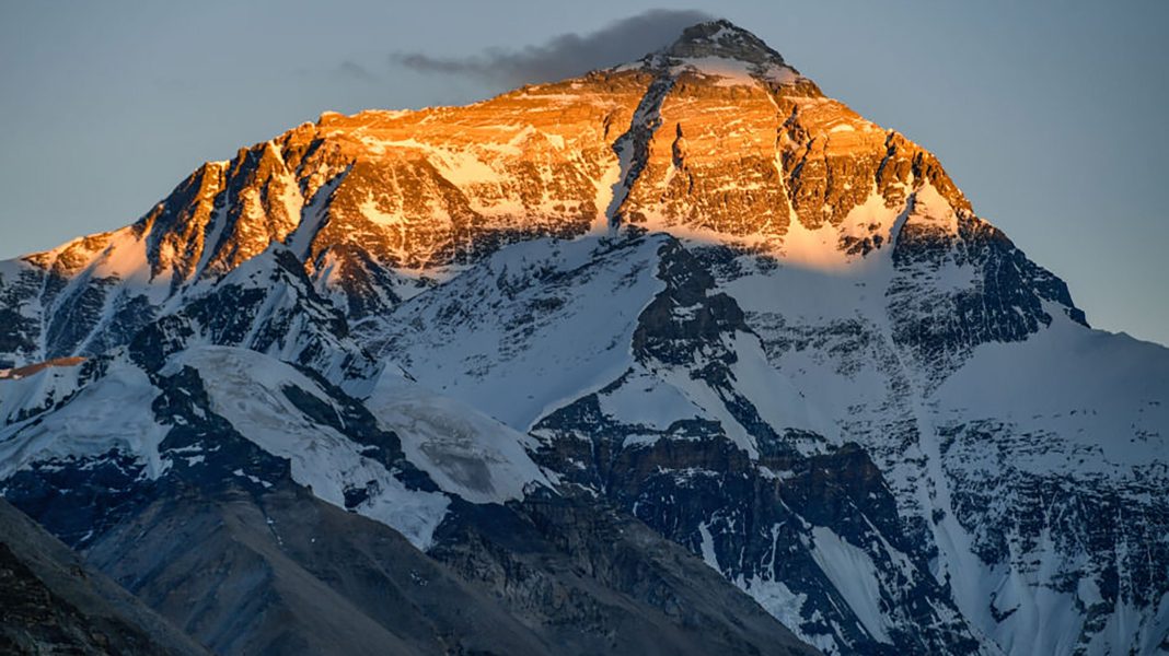 Tragic Incident on Mount Everest: Missing Climbers Believed Dead After Icy Ridge Collapse