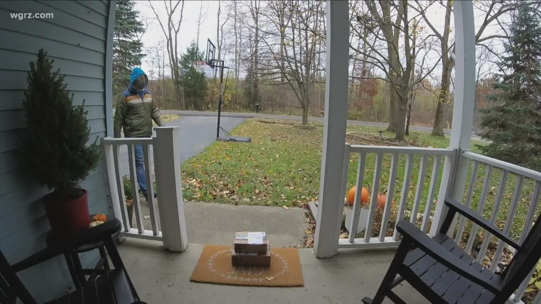 Shocking Footage Captures Porch Pirates Racing to Steal Expensive Package