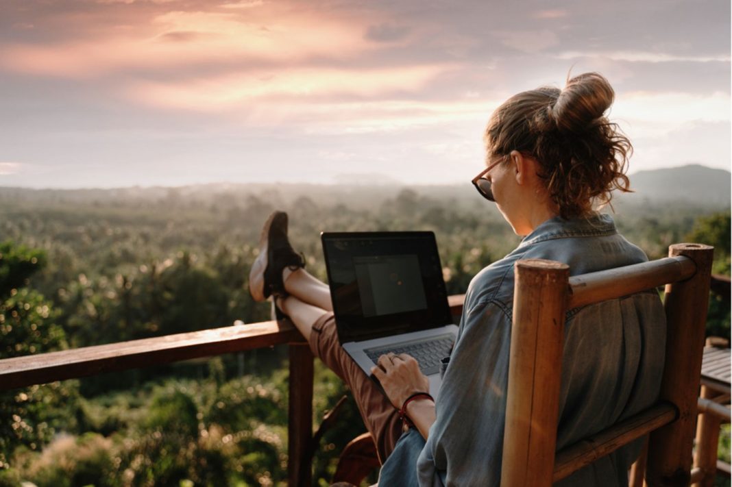 Retirement Planning: Remote vs. In-Office Work - Which is Better for You?