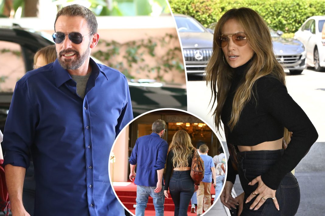 Jennifer Lopez and Ben Affleck Attend Kids' Back-to-School Night Together