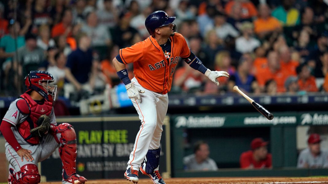 Yuli Gurriel Returns to Minute Maid Park as a Kansas City Royal