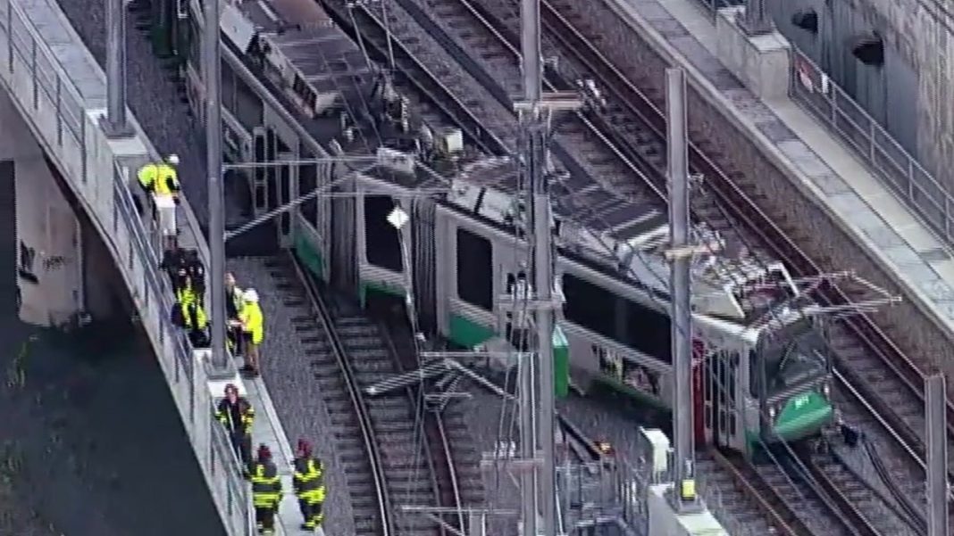 MBTA Green Line Train Derails Near Lechmere, Injuring Seven Passengers